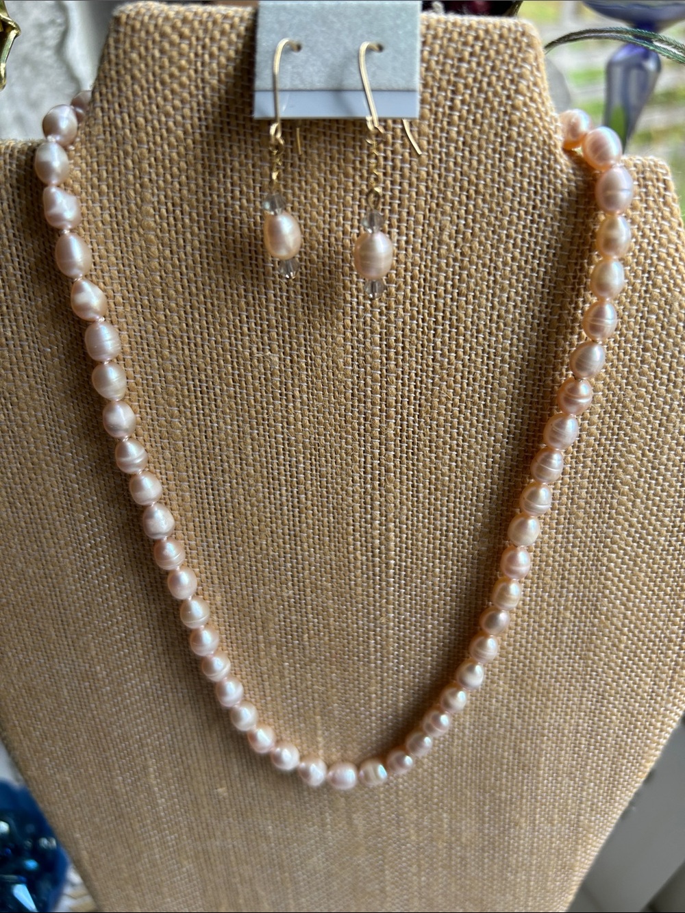 Pink Pearl necklace set. New without tags.
